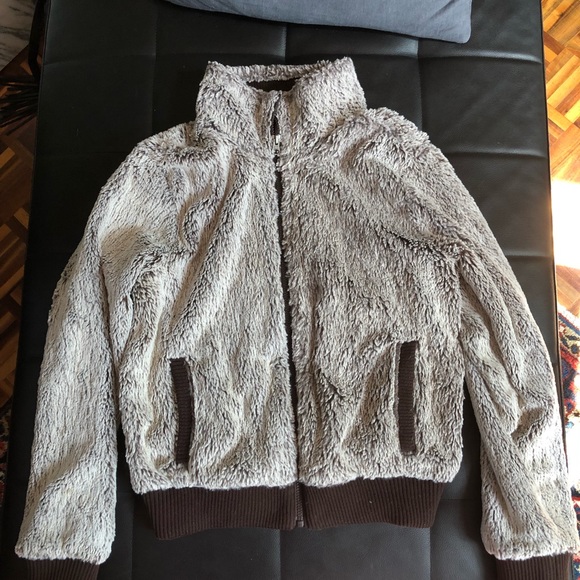 Patagonia Mocha and white plush jacket - Picture 2 of 5